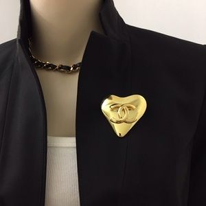 Authentic Chanel heart brooch Gold